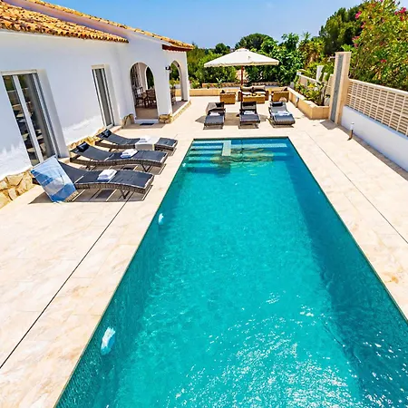 Villa Ancla Blanca By Abahana Calpe